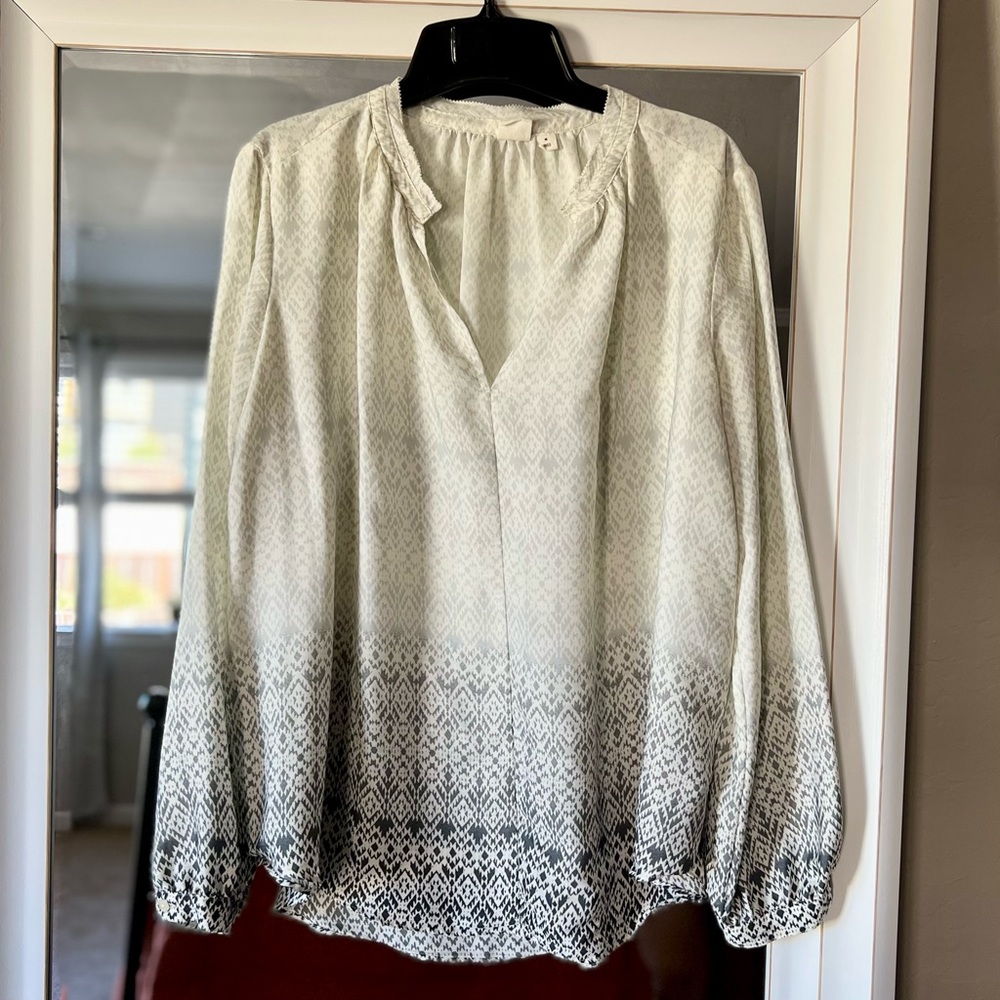 GAP Beige/Black Top